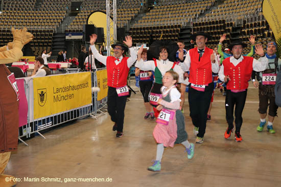 8. Münchner Trachtenlauf am 07.10.2017 im Rahmenprogramm des 32.. München Marathons (©Foto:Martin Schmitz)